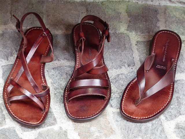 kožené sandály